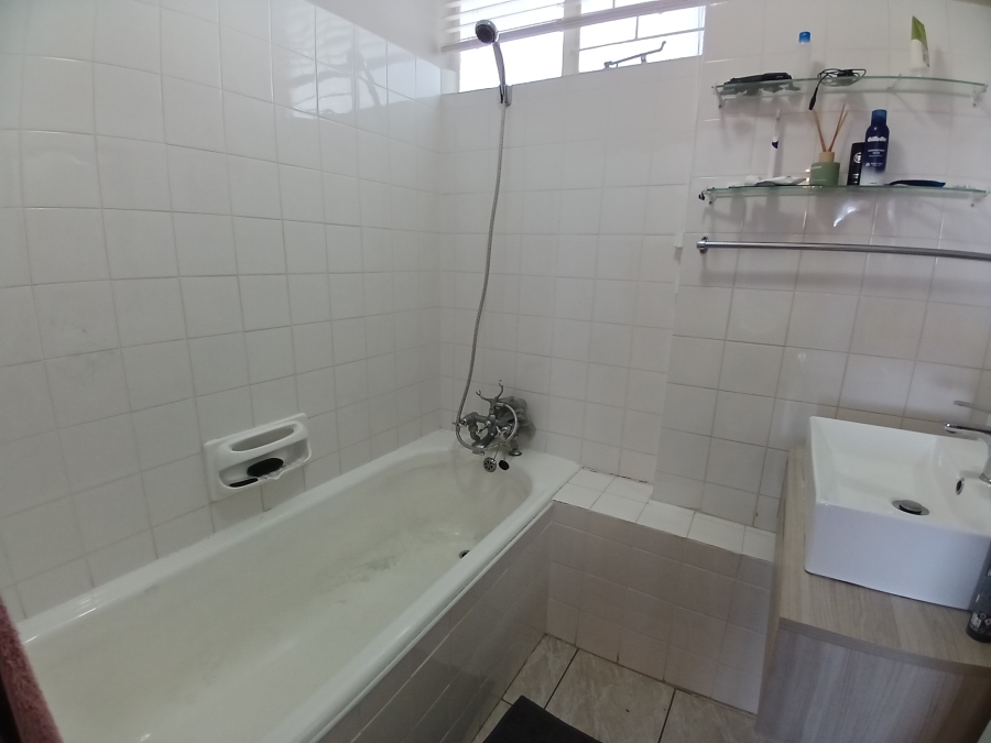 To Let 2 Bedroom Property for Rent in Summerstrand Eastern Cape